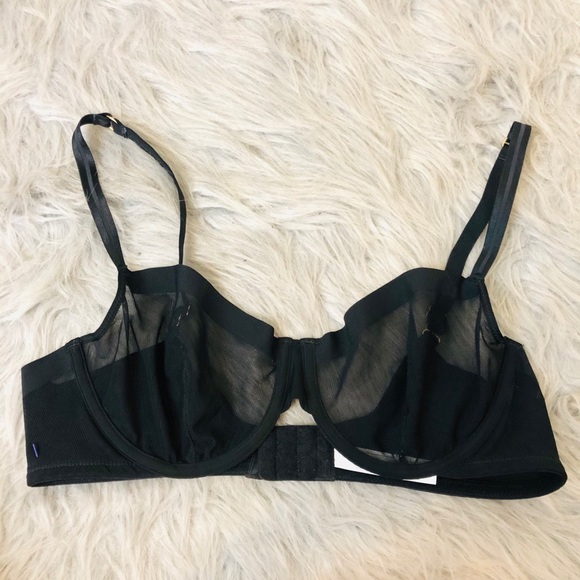 Pink one sold black one is still available. 38b - Picture 8 of 11